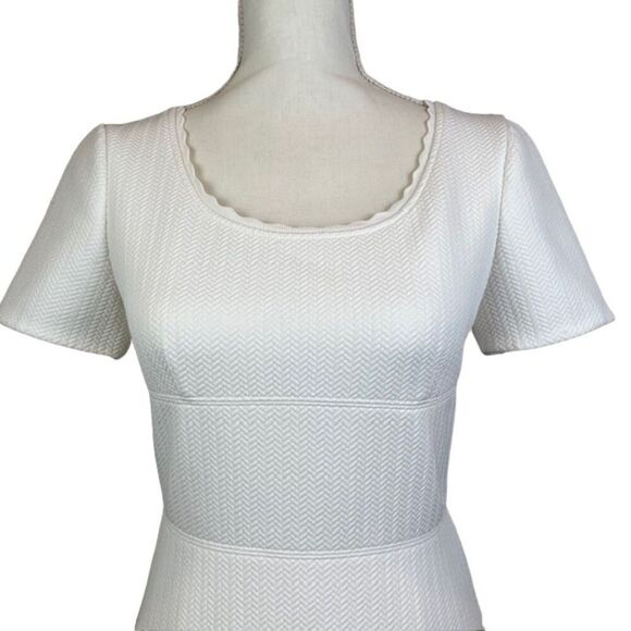 Rebecca Taylor Stretch Texture Scalloped Scoop Neck Dress White Tiered Size 2 - Picture 3 of 14